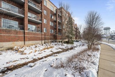 301 - 5329 Main Street, Condo with 2 bedrooms, 2 bathrooms and 1 parking in Downers Grove IL | Image 1