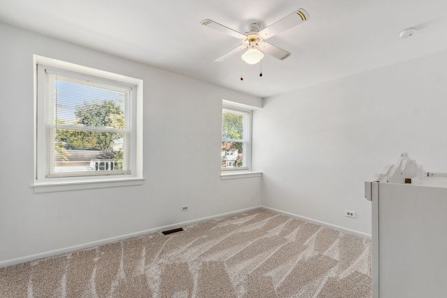 230 Ridgefield Ln, House other with 3 bedrooms, 3 bathrooms and 2 parking in Naperville IL | Image 16