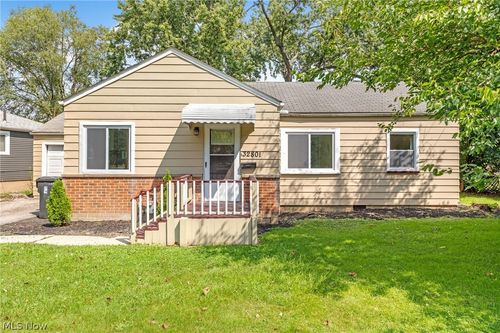 32801 Baldwin Rd, Solon, OH, 44139-4002 | Card Image