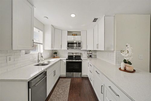 3704 Carroway St, TAMPA, FL, 33619-1434 | Card Image