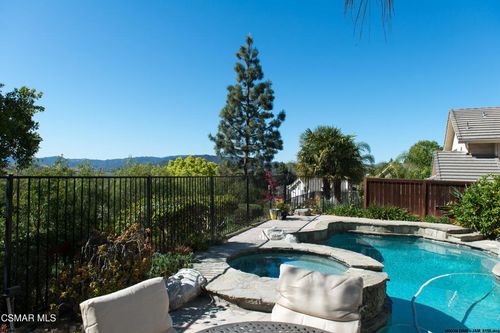 6626 Oak Forest Dr, Oak Park, CA, 91377-3831 | Card Image