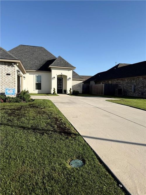 103 Cypress Park Drive, Belle Chasse, LA, 70037 | Card Image