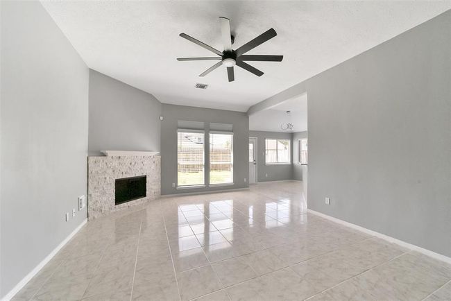 1211 Peacham Ct, House other with 3 bedrooms, 2 bathrooms and null parking in Fresno TX | Image 5