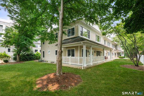 10-20 Cross St, Westport, CT, 06880-4234 | Card Image
