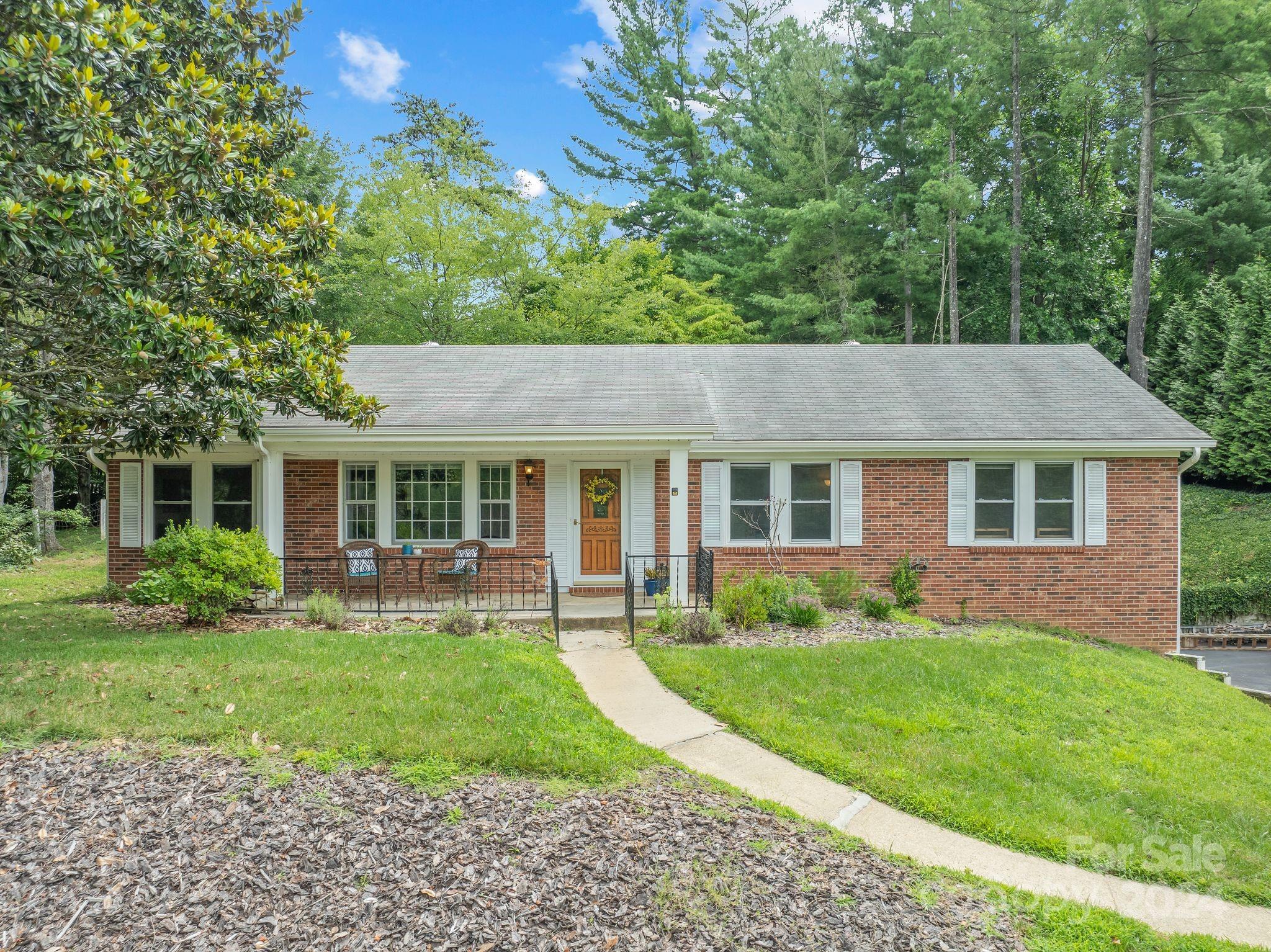 Woodland Hills Rd, Asheville, NC 28804