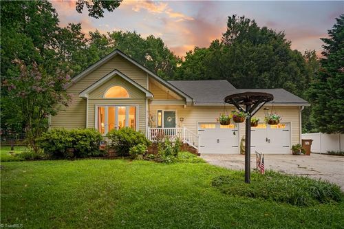 127 Woodtree Ln, Winston-Salem, NC, 27107-8732 | Card Image
