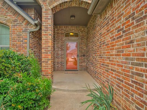 2808 Ryder Dr, Yukon, OK, 73099-1076 | Card Image