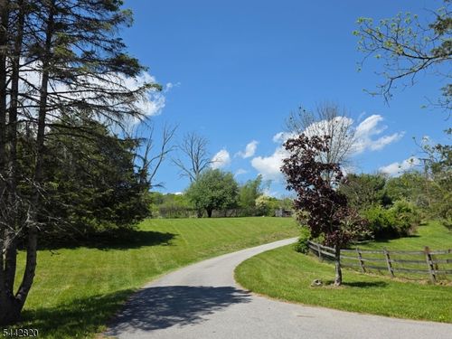 15 Plotts Rd, Newton, NJ, 07860-6227 | Card Image