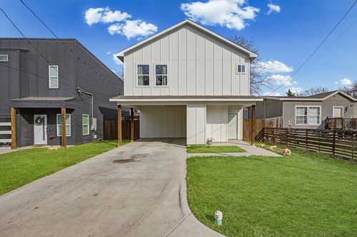 803 4th St, Lockhart, TX, 78644-3517 | Card Image