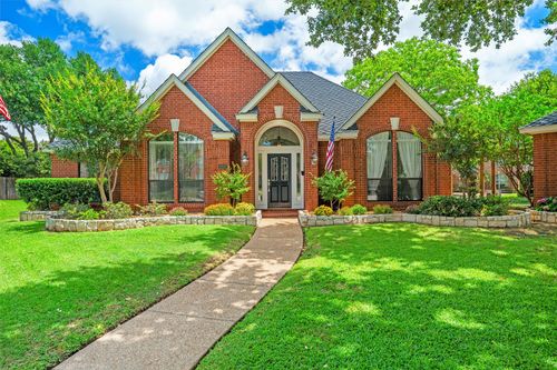 2007 Hunter Place Ct, Arlington, TX, 76006-5760 | Card Image