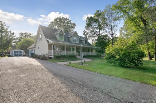 16060 Farnum St, Romulus, MI, 48174-3110 | Card Image