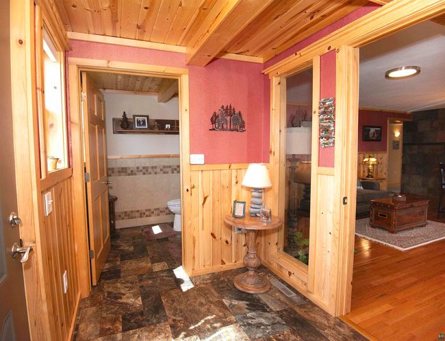 206 N Broadway Ave, House other with 2 bedrooms, 2 bathrooms and null parking in Grand Marais MN | Image 21