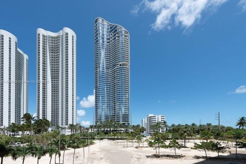 apt-210-100 Bayview Dr, Sunny Isles Beach, FL, 33160-4751 | Card Image