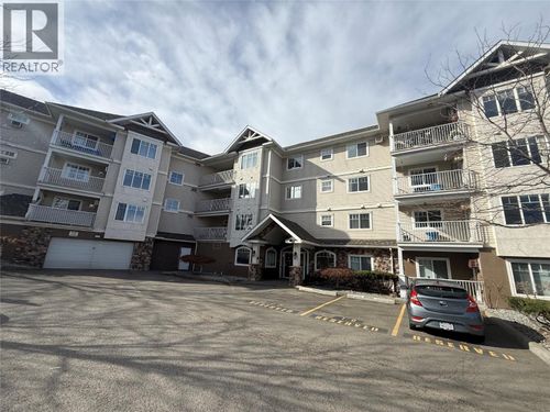 204-120 Vernon Ave, Kamloops, BC, V2B1L6 | Card Image