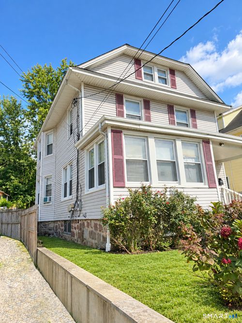 2 Lincoln Ave, Norwalk, CT, 06854-3772 | Card Image
