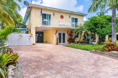 17 North Dr, Key Largo, FL, 33037-2916 | Card Image