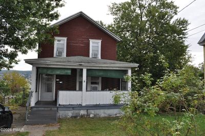 Front of the house | Image 1