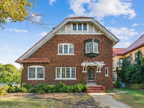 419 2nd St Sw, Mount Vernon, IA, 52314-1708 | Card Image