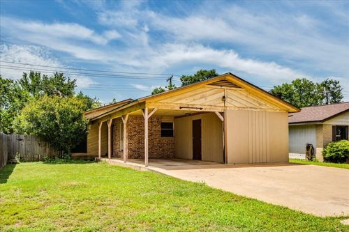 1605 Peachtree Valley Dr, Round Rock, TX, 78681-1940 | Card Image