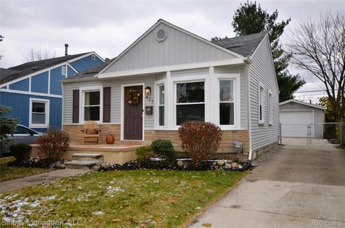 421 W Kalama Ave, Madison Heights, MI, 48071-3980 | Card Image