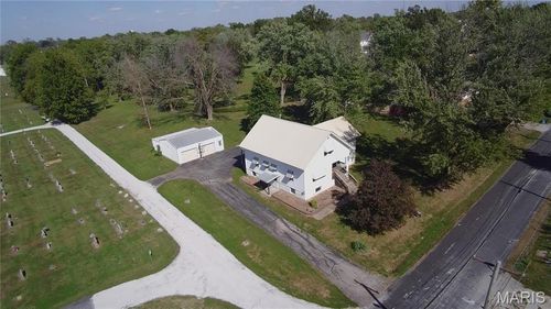 412 W College Ave, Shelbina, MO, 63468-1417 | Card Image