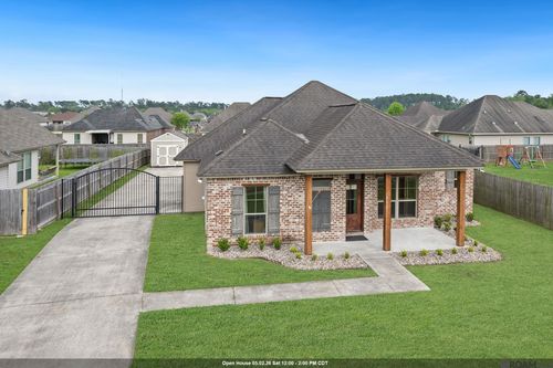 28274 Lake Bruin Dr, Livingston, LA, 70754-2676 | Card Image
