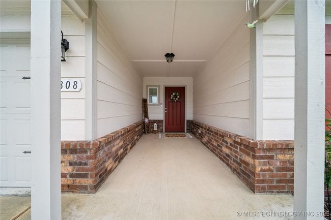 COZY ENTRY WAY | Image 7