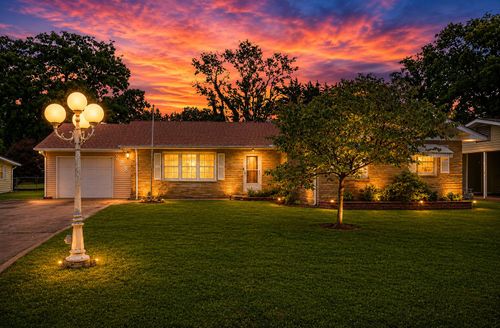 228 S Bell St, Vinita, OK, 74301-3409 | Card Image