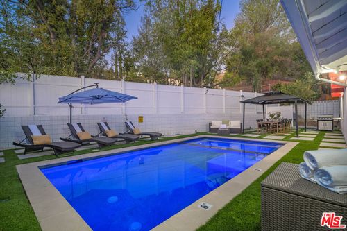 22711 Margarita Dr, Woodland Hills, CA, 91364-4029 | Card Image