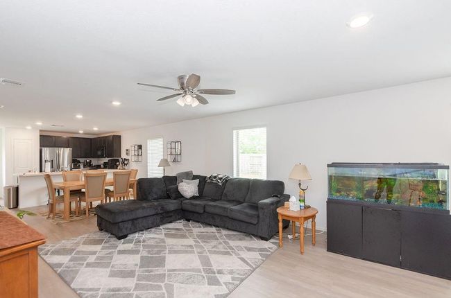 5050 Hurston Park Trl, House other with 3 bedrooms, 2 bathrooms and 2 parking in Fresno TX | Image 9