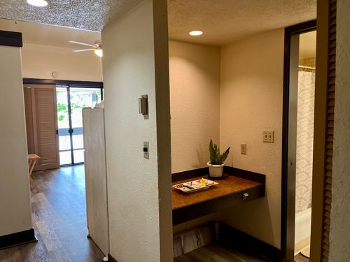 4226-400 Hualani St, HILO, HI, 96720-4378 | Card Image