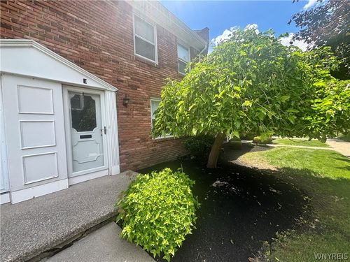 e-40 Hamlin Sq, Amherst, NY, 14221 | Card Image