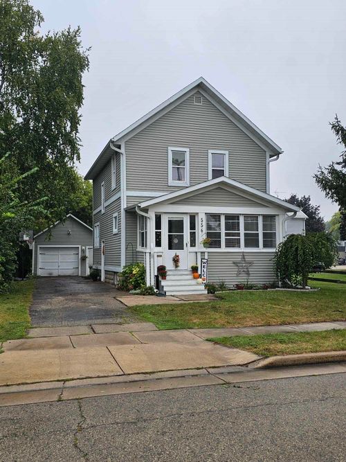 556 E Jefferson St, Waupun, WI, 53963-2160 | Card Image