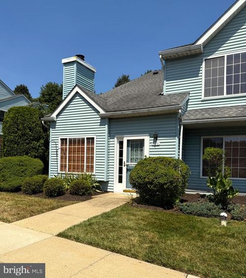 329 Pondview Dr, HARLEYSVILLE, PA, 19438-2395 | Card Image