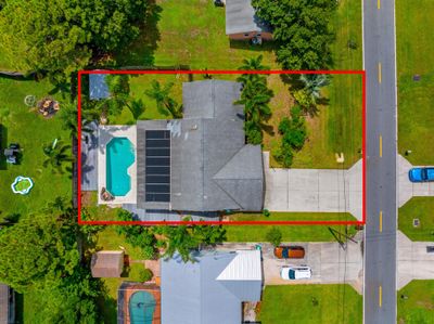 5410 Palm Drive, House other with 3 bedrooms, 2 bathrooms and null parking in Fort Pierce FL | Image 2