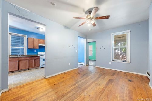 68 Henry Ave, Newburgh, NY, 12550-6307 | Card Image