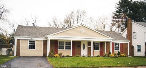 146 Glenview Ln, Willingboro, NJ, 08046-3239 | Card Image