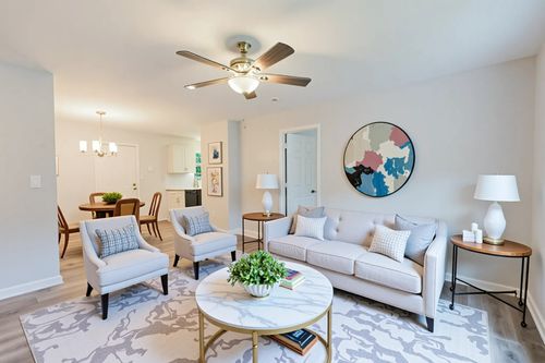 2726 Old Matthews Rd, Nashville, TN, 37207-3811 | Card Image