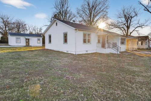 840 E Dorris Ave, Mountain Grove, MO, 65711-1821 | Card Image