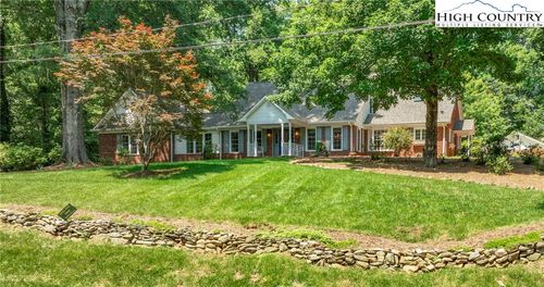 465 Forest Dr, Wilkesboro, NC, 28697-8730 | Card Image