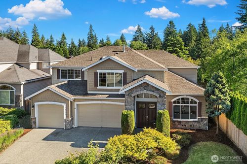 16137 Northup Way, Bellevue, WA, 98008-2542 | Card Image