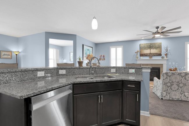 159 Broadmoore Blvd, Condo with 3 bedrooms, 2 bathrooms and null parking in Pataskala OH | Image 13