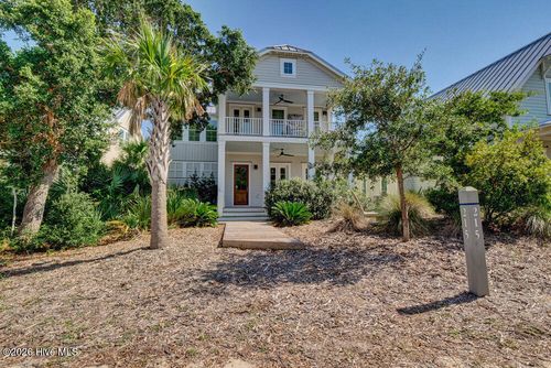 215 Writers Way, Southport, NC, 28461 | Card Image