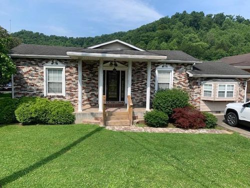 15 Newberry Ln, Inez, KY, 41224-8945 | Card Image
