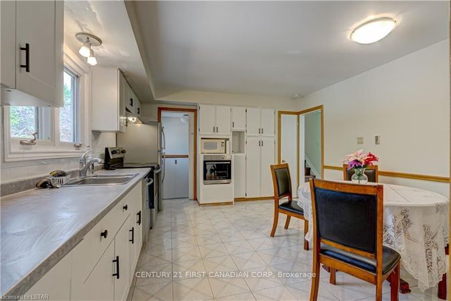 28 Redford Rd, House other with 4 bedrooms, 2 bathrooms and 6 parking in London ON | Image 23