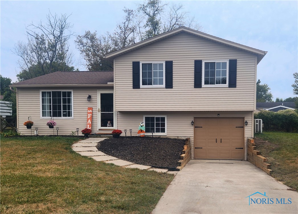 Pheasant Hollow Dr, Toledo, OH 43615