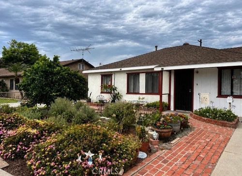 13825 Carfax Ave, Bellflower, CA, 90706-2712 | Card Image