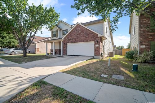 121 Happy Trl, Cibolo, TX, 78108-3025 | Card Image