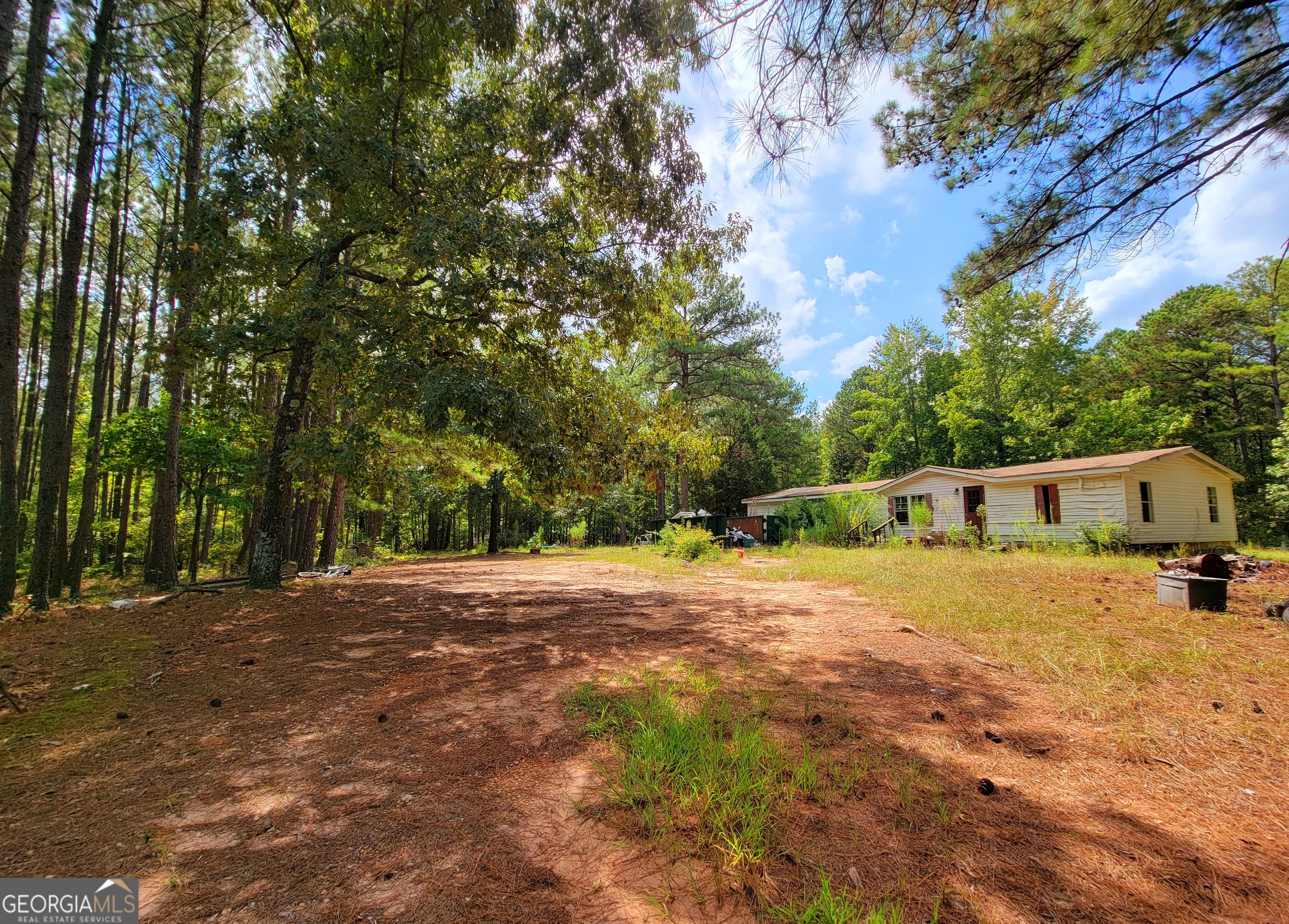 Baughs Cross Rd, West Point, GA 31833