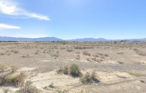 930 S Apache St, Pahrump, NV, 89048 | Card Image